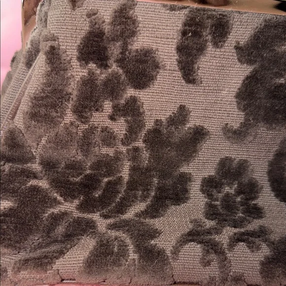 Glenda Gies Chic Black Floral Clutch - Picture 4 of 11